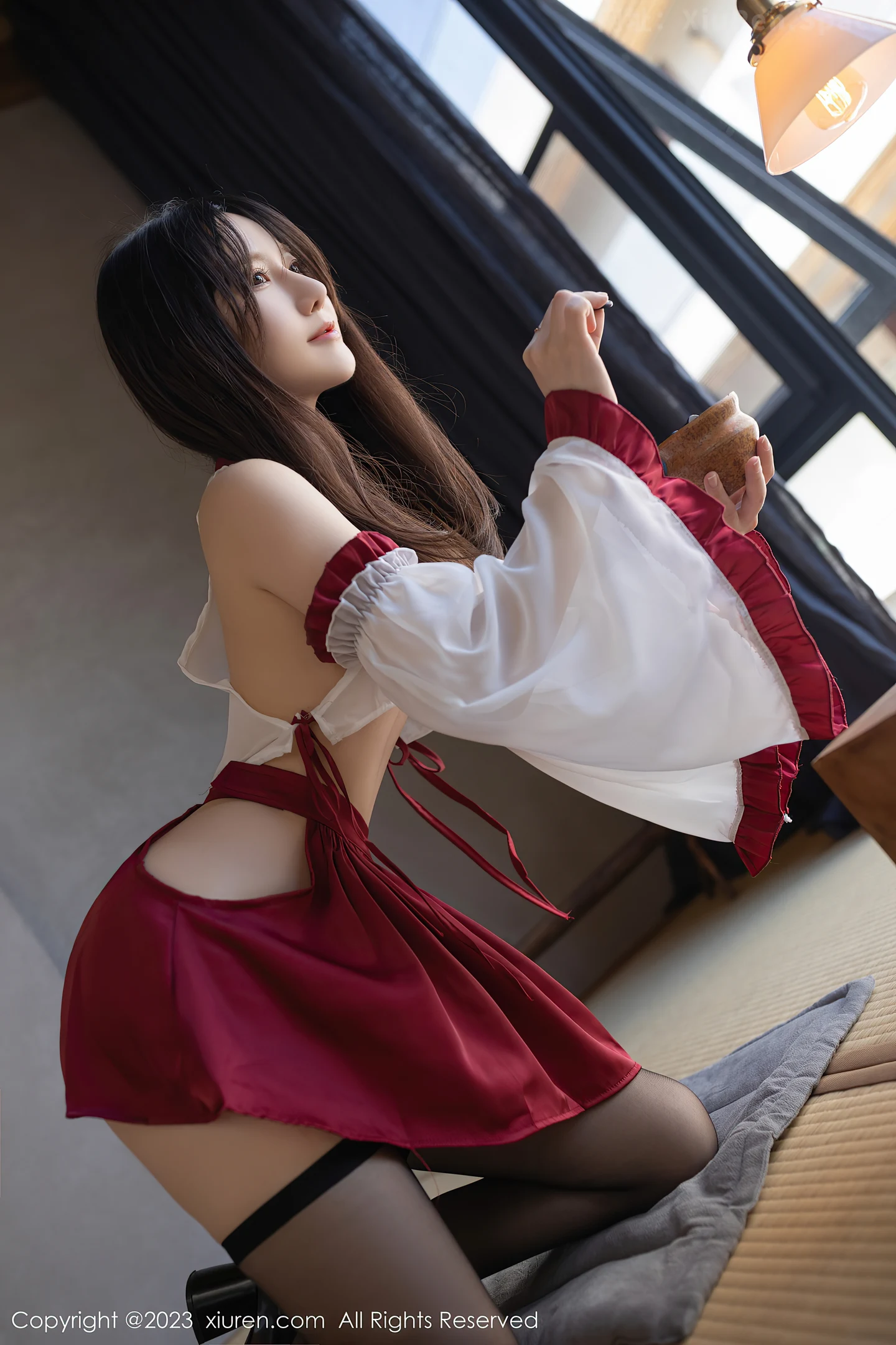 图片[6]-[XiuRen秀人网]2023.04.14 VOL.6579 鱼子酱Fish 白色透视情趣上衣与红色短裙加黑丝美腿性感私房写真集-秀人网官方网站